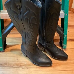 torrid wide calf boots.